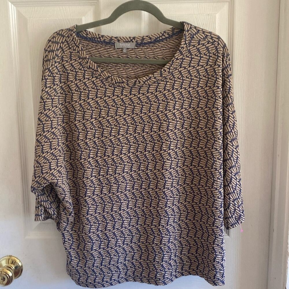 Habitat women’s size M blue and tan print slip on blouse top